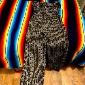 Black and white jumpsuit 😍🖤